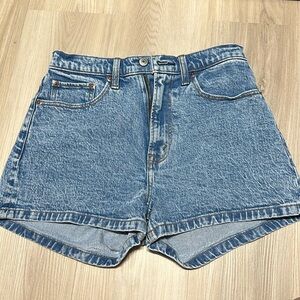 Abercrombie & Fitch the mom short